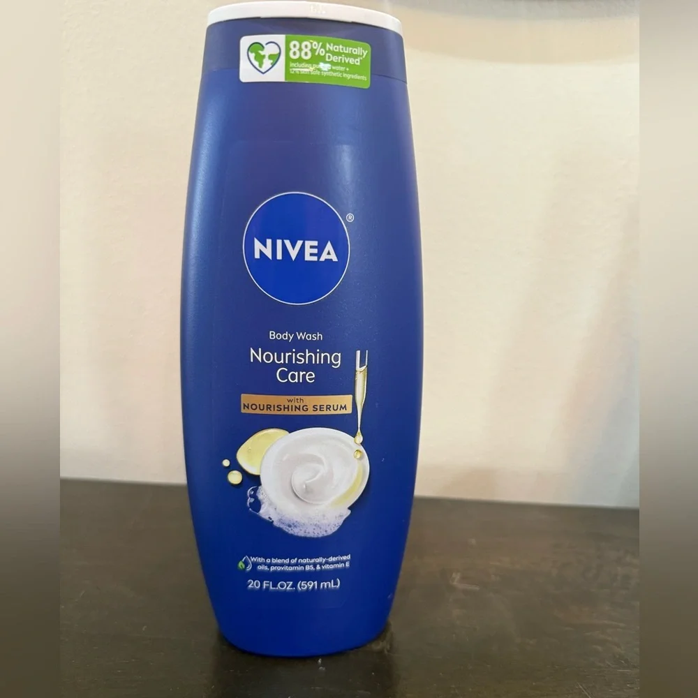 NWT Nivea Nourishing Care Body Wash